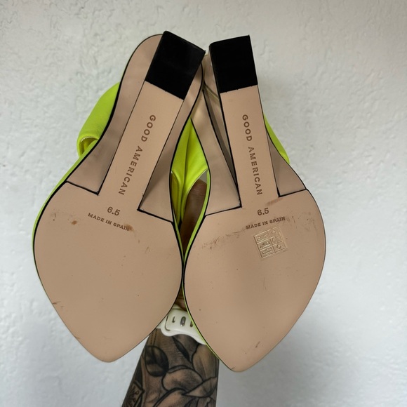Good American Neon Yellow/Clear Heels - Size 6 COMFY! - Picture 3 of 3